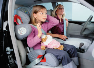 возможна перевозка ребенка на переднем сиденье