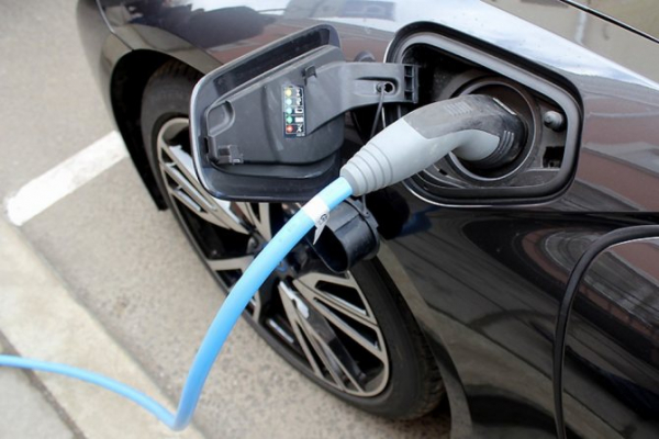 Владельцы электромобилей будут освобождены от дорожного налога