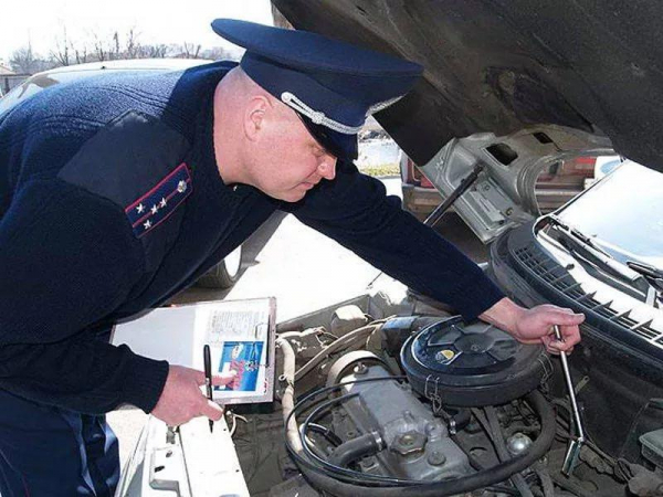 Что проверяется при осмотре автомобиля