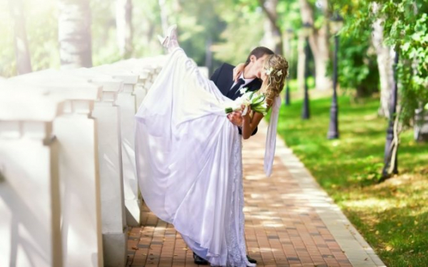 Как выбрать платье для росписи в ЗАГСе без торжества: обзор несвадебных моделей для невест