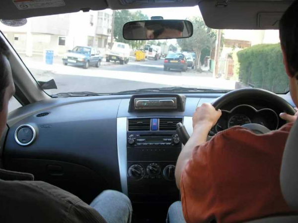 Новый закон о запрете ввоза и регистрации автомобилей с правым рулем: правда или нет?