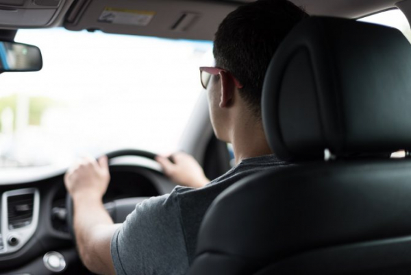 Какое зрение разрешено во время вождения: будут ли штрафовать за управление транспортным средством без очков?