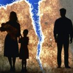 Распад семьи с двумя детьми: развод, жизнь после