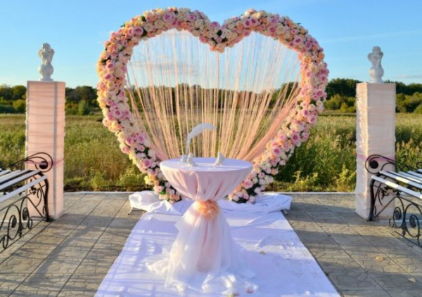 Теперь можно зарегистрировать свадьбу на другом необычном объекте в центре Москвы