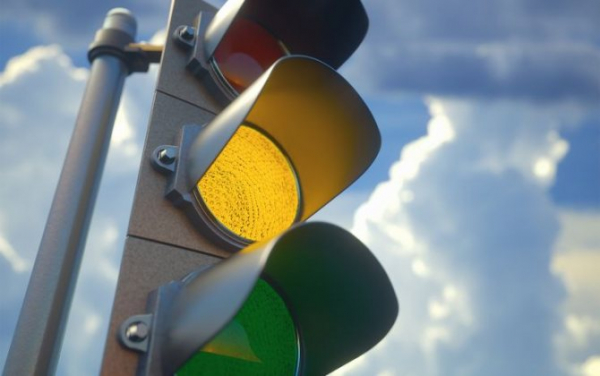 Что означает мигающий желтый сигнал светофора: нарушение и штраф