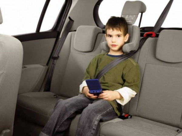 Какое место в машине самое безопасное для ребенка? 60% россиян не знают. Вы знали?