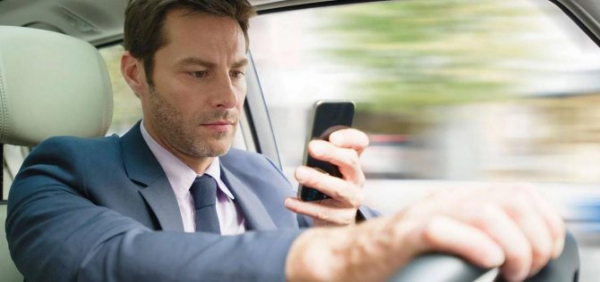 Как можно пользоваться телефоном за рулем и что будет, если нарушить правила?