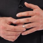 Как узнать женат ли мужчина: отличительные черты, особенности, советы психологов