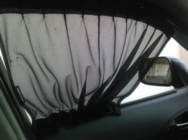 За что штрафуют автомобильные шторы? Юрист: какие шторы и как их можно разместить?