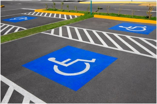 Дорожный знак «Парковка для инвалидов» в ПДД 2020 и как его читать?