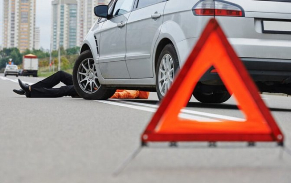 ДТП: причинение смерти по неосторожности, угроза водителю в случае привлечения к уголовной ответственности по ст. 264 УК РФ