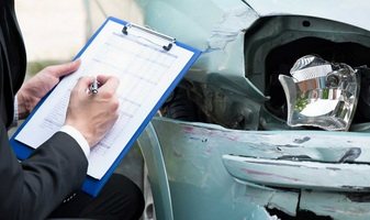 Оценка повреждений автомобиля после ДТП: все тонкости процедуры и стоимость
